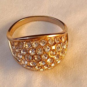 Women's 10k Gold-Plated Ring With Cluster of Rhinestones Size 6.5